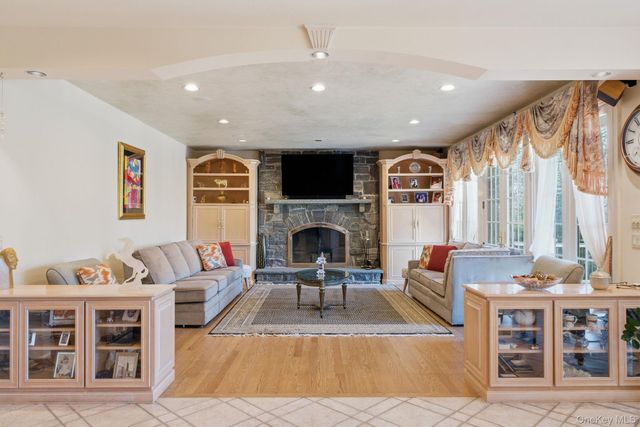 19 Cobblestone Court, Centerport, NY 11721