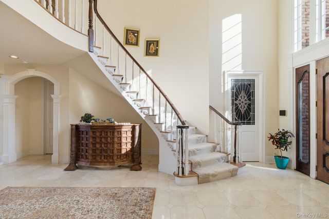 19 Cobblestone Court, Centerport, NY 11721