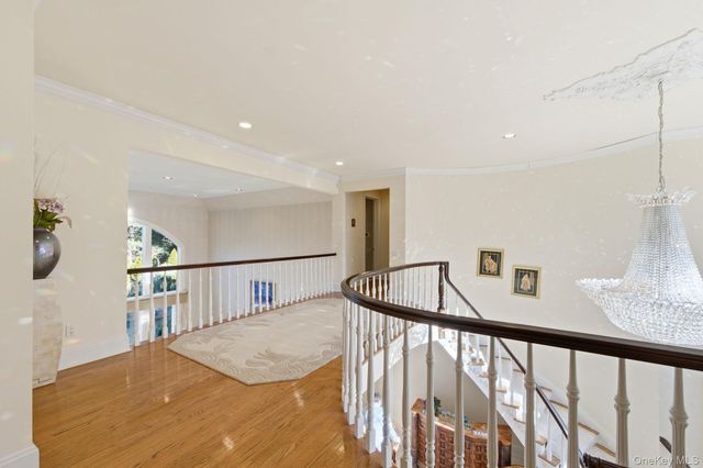 19 Cobblestone Court, Centerport, NY 11721