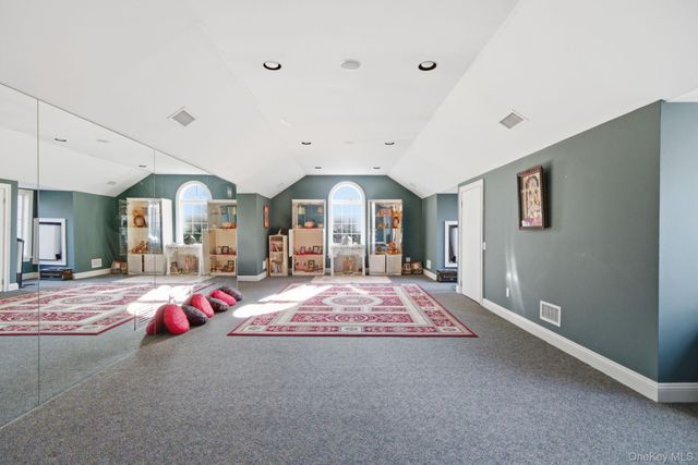 19 Cobblestone Court, Centerport, NY 11721