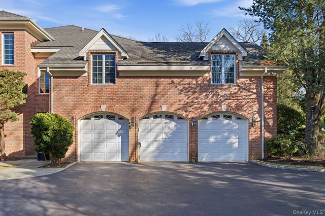 19 Cobblestone Court, Centerport, NY 11721