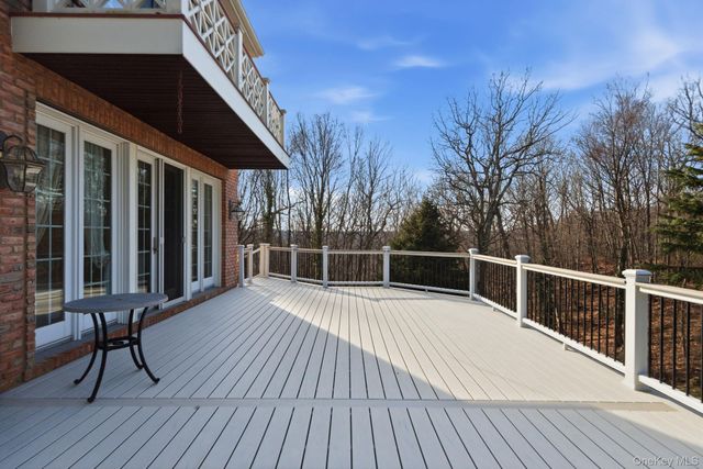 19 Cobblestone Court, Centerport, NY 11721