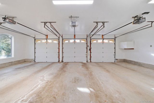 19 Cobblestone Court, Centerport, NY 11721