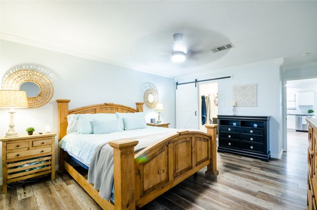 1111 Hill Meadow Drive, Midlothian, TX 76065