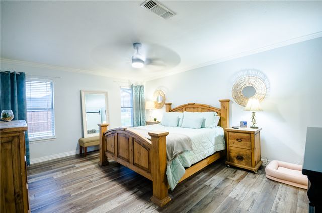 1111 Hill Meadow Drive, Midlothian, TX 76065