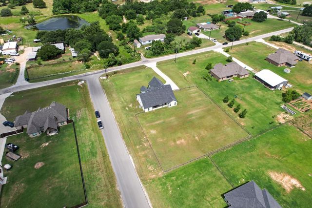 849 County Road 4699, Boyd, TX 76023