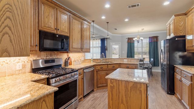 2611 Lonesome Dove, Farmersville, TX 75442