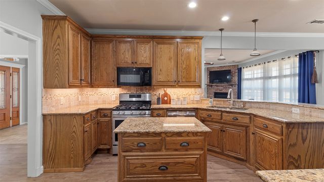 2611 Lonesome Dove, Farmersville, TX 75442