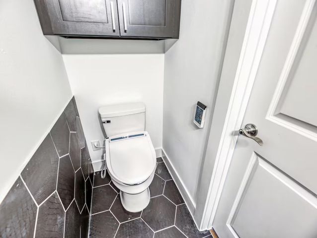 5215 Farmer Street, Houston, TX 77020