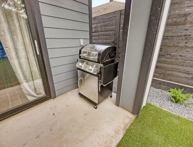 5215 Farmer Street, Houston, TX 77020