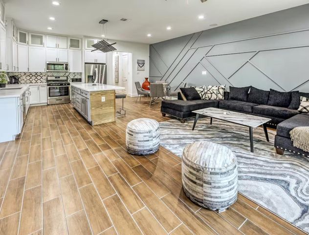 5215 Farmer Street, Houston, TX 77020