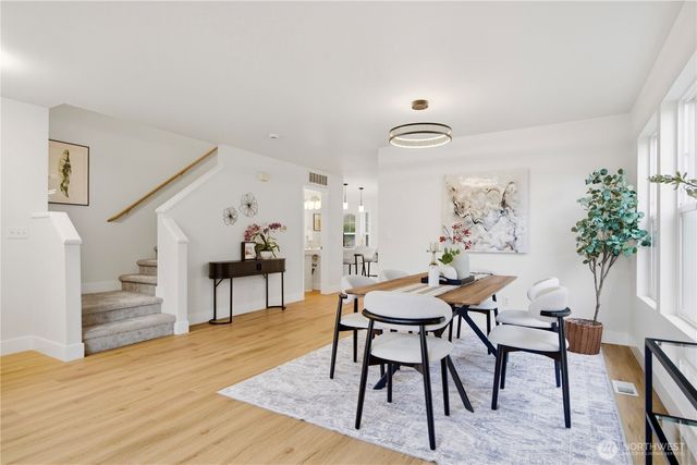 24327 SE 3rd Place, Sammamish, WA 98074