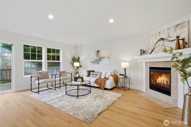 24327 SE 3rd Place, Sammamish, WA 98074