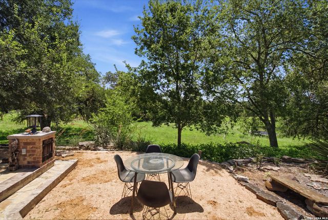 109 CIBOLO CROSSING DR, Boerne, TX 78006