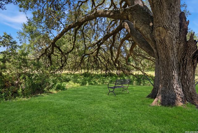 109 CIBOLO CROSSING DR, Boerne, TX 78006