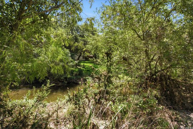 109 CIBOLO CROSSING DR, Boerne, TX 78006