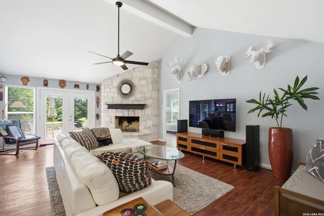 109 CIBOLO CROSSING DR, Boerne, TX 78006