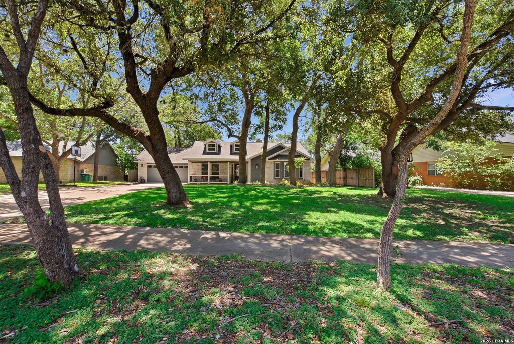 109 CIBOLO CROSSING DR, Boerne, TX 78006