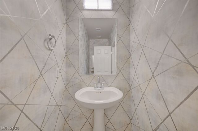 6124 Scarlet Leaf Street, Las Vegas, NV 89148