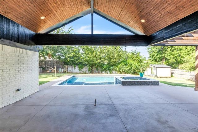 1913 Walking Sky Road, Edmond, OK 73013
