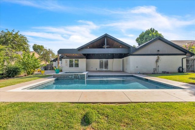 1913 Walking Sky Road, Edmond, OK 73013