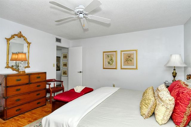 1809 VERA PLACE 8, Sarasota, FL 34235