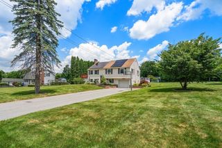 51 Dodge Hill Rd, Sutton, MA 01590