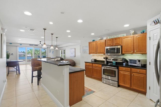 13840 River Rd 204, Pensacola, FL 32507