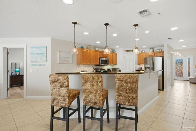 13840 River Rd 204, Pensacola, FL 32507