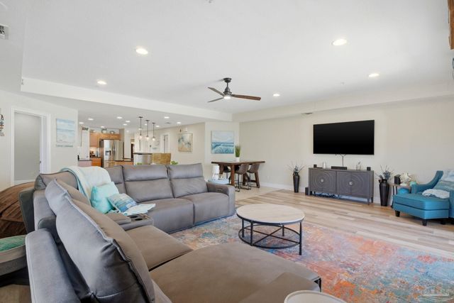13840 River Rd 204, Pensacola, FL 32507