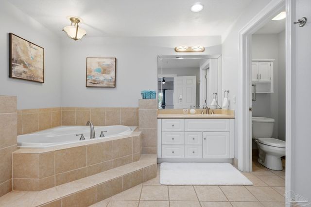 13840 River Rd 204, Pensacola, FL 32507