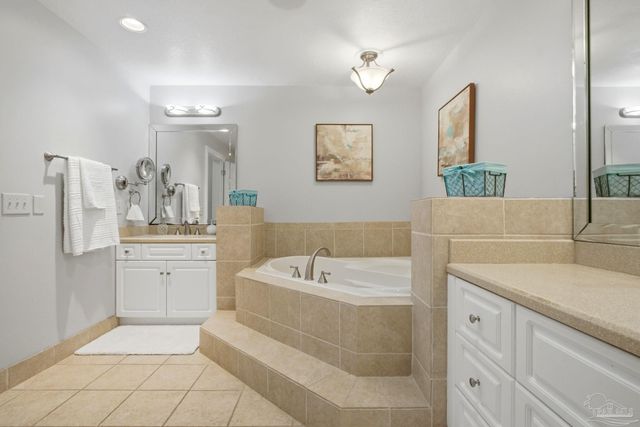 13840 River Rd 204, Pensacola, FL 32507