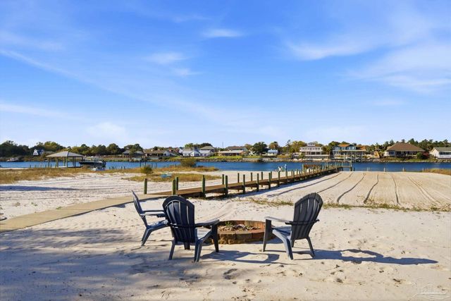 13840 River Rd 204, Pensacola, FL 32507