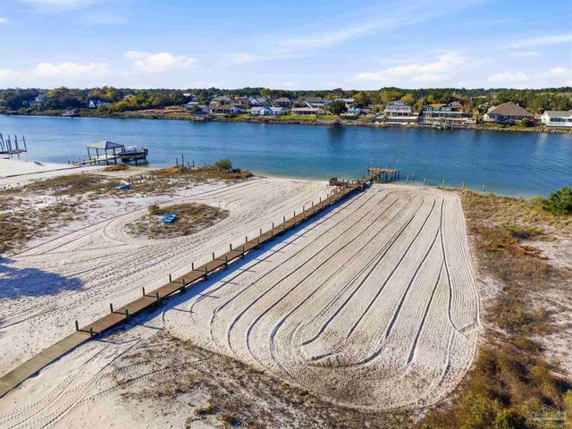 13840 River Rd 204, Pensacola, FL 32507