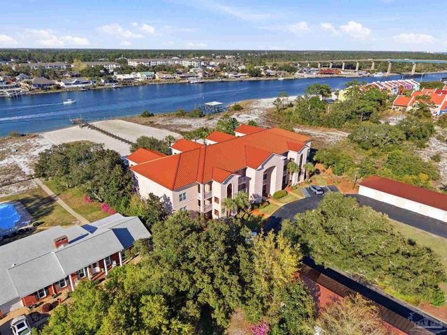 13840 River Rd 204, Pensacola, FL 32507