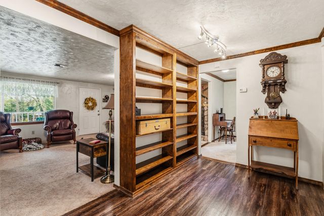 7771 Monument Drive, Grants Pass, OR 97526