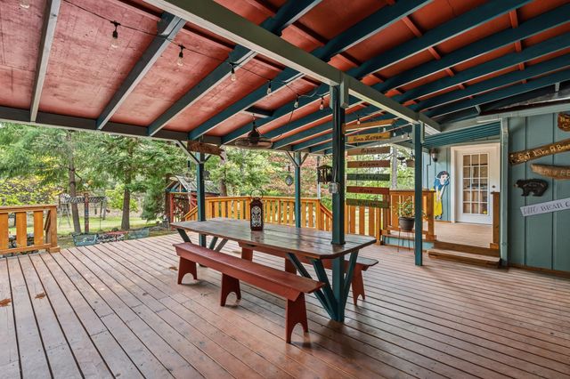 7771 Monument Drive, Grants Pass, OR 97526