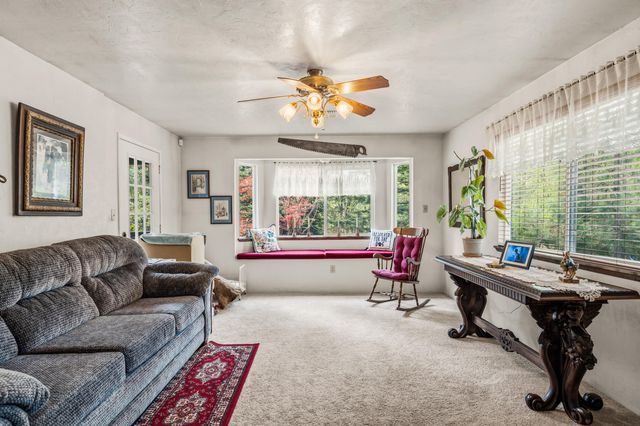 7771 Monument Drive, Grants Pass, OR 97526