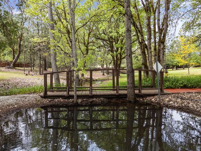 7771 Monument Drive, Grants Pass, OR 97526