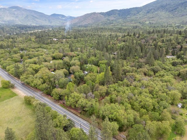 7771 Monument Drive, Grants Pass, OR 97526