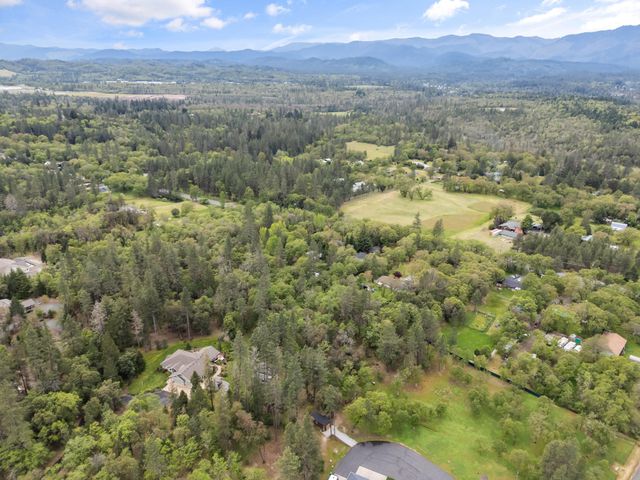 7771 Monument Drive, Grants Pass, OR 97526