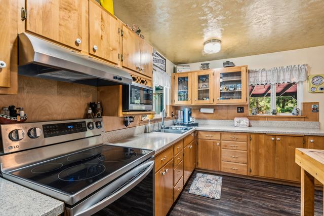 7771 Monument Drive, Grants Pass, OR 97526