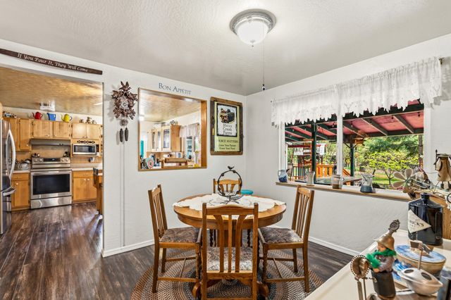 7771 Monument Drive, Grants Pass, OR 97526