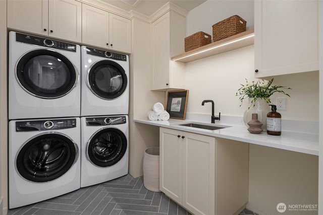 1813 A 3rd Street, Kirkland, WA 98033