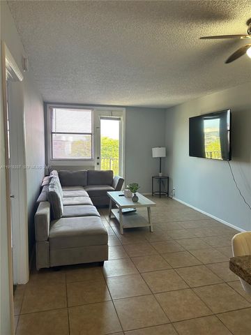 2701 Riverside Dr 503-B, Coral Springs, FL 33065