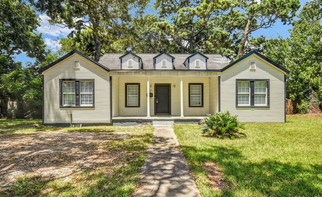 2642 Cedar Drive, La Marque, TX 77568