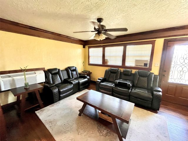 2408 Cass Street, Fort Worth, TX 76112