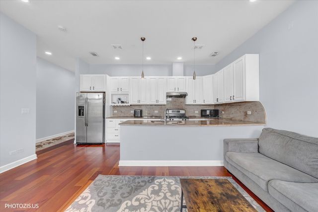 5614 N Jersey Avenue 3, Chicago, IL 60659