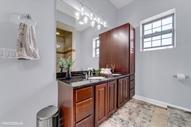 5614 N Jersey Avenue 3, Chicago, IL 60659