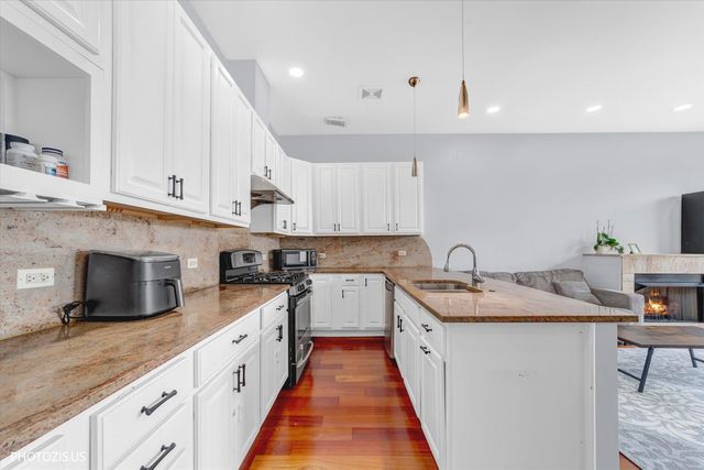 5614 N Jersey Avenue 3, Chicago, IL 60659